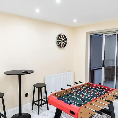 Entire Stylish House-games Room-6 Guests Capacity * Birmingham