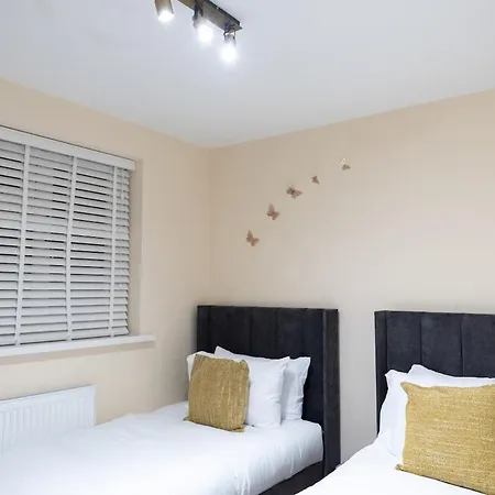Entire Stylish House-games Room-6 Guests Capacity Birmingham
